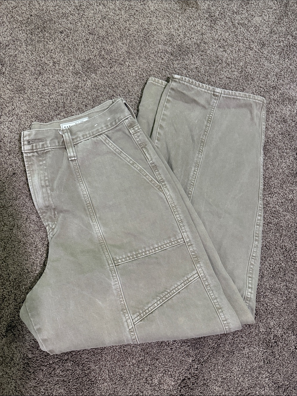 GAP Women's Barrel High Rise Jeans in Olive Green size 31 - 12R